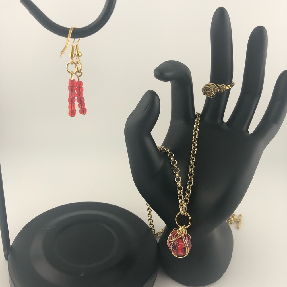 Necklace, 3 pc set, Crystal Red pendant, With gold chain